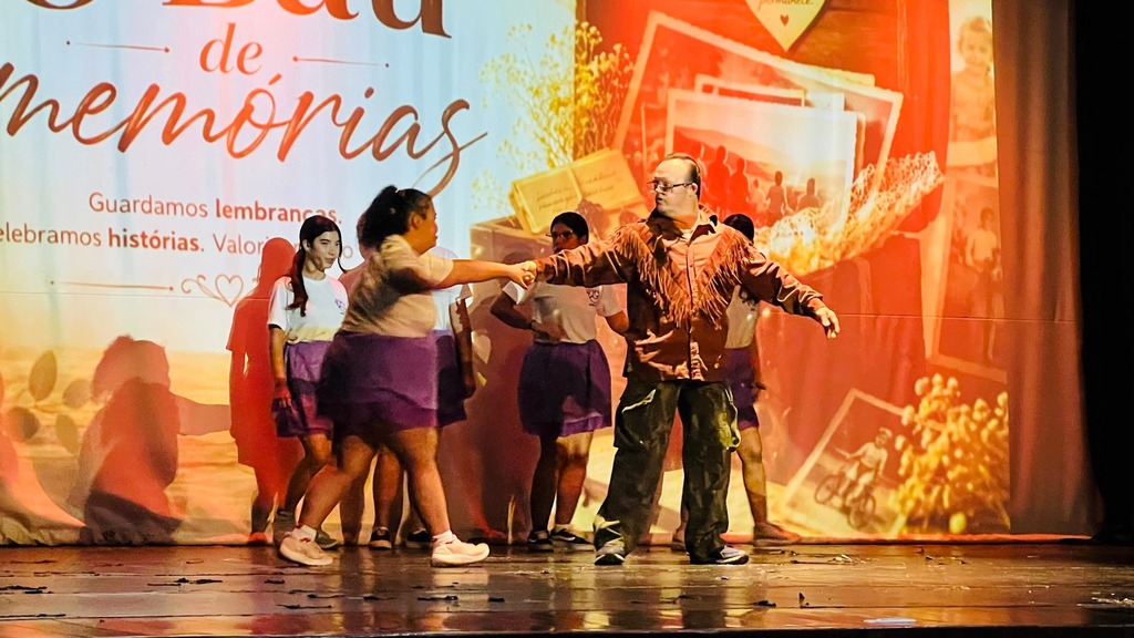 REDE SOCIOASSISTENCIAL DE BARRA BONITA SE UNE EM TARDE ESPECIAL NO TEATRO MUNICIPAL