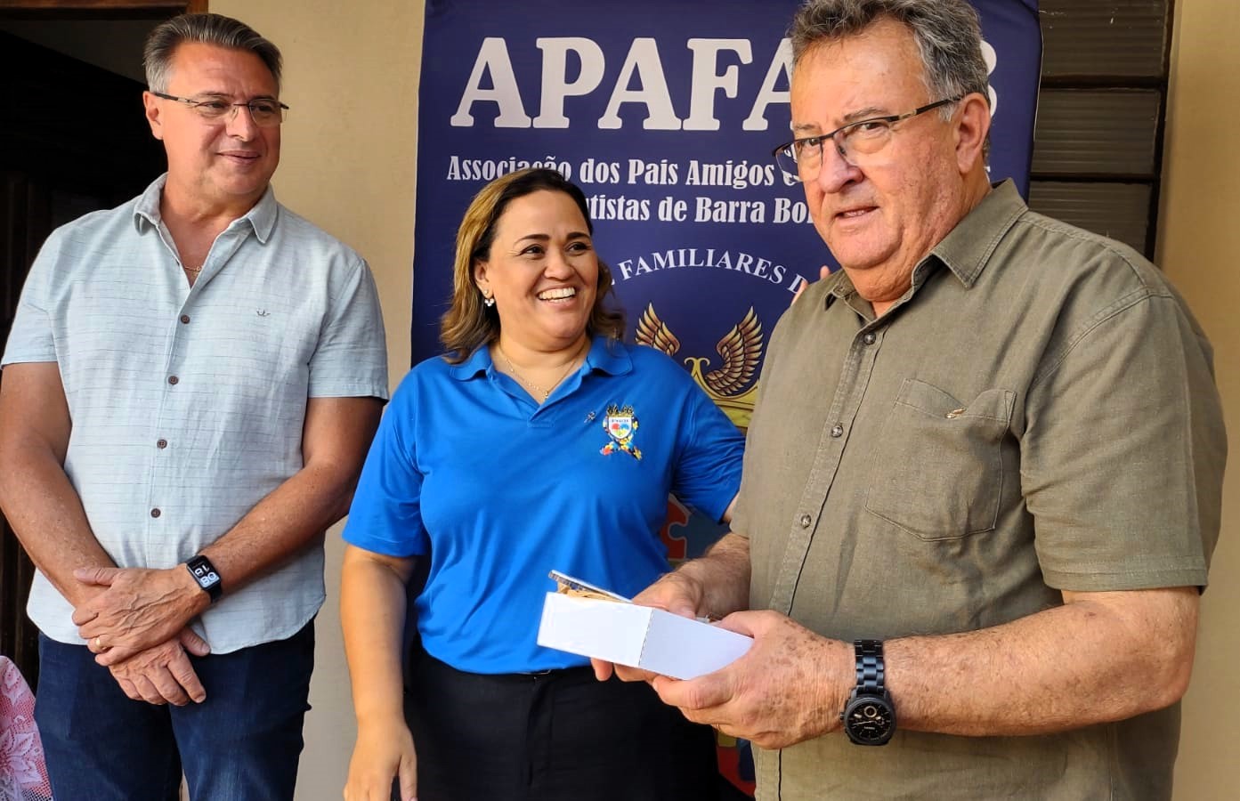 PREFEITO ZEQUINHA É HOMENAGEADO PELA APAFABB POR SEU APOIO À CAUSA AUTISTA EM BARRA BONITA