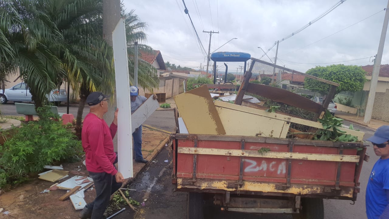 CAMPANHA "MEU BAIRRO LIMPO" SEGUE A TODO VAPOR EM BARRA BONITA