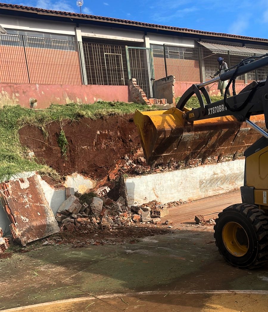 OBRAS EM ANDAMENTO: CEMEI MERCEDES JÁ RECEBE INTERVENÇÕES