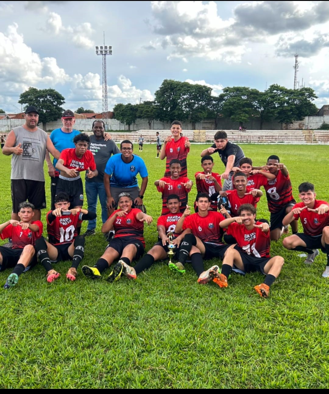 EQUIPE SUB-16 É CAMPEÃ DA COPA DOS CAMPEÕES DE FUTEBOL DE BASE