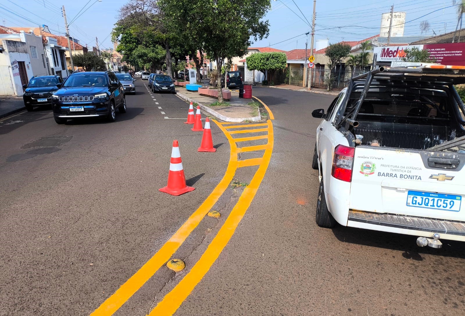 MAIS SEGURANÇA NO TRÂNSITO: PREFEITURA REFORÇA SINALIZAÇÃO EM DIVERSOS PONTOS DE BARRA BONITA