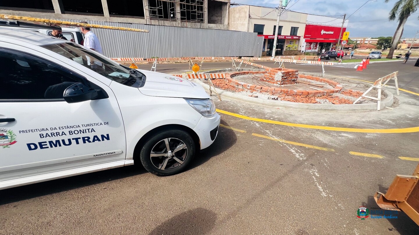 MAIS SEGURANÇA E ORGANIZAÇÃO NO TRÂNSITO PRÓXIMO AO POUPATEMPO