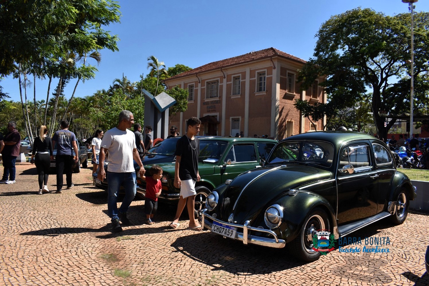 30 EDIÇÕES CELEBRANDO A PAIXÃO POR CARROS ANTIGOS